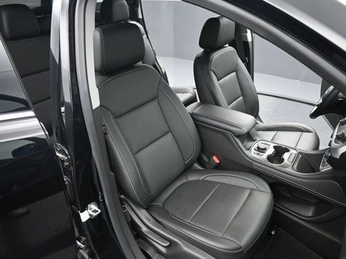 Used 2023 GMC Acadia SLT image 21