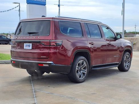 Used 2024 Jeep Wagoneer Series II w/ Flexible Seating Group RWD image 7