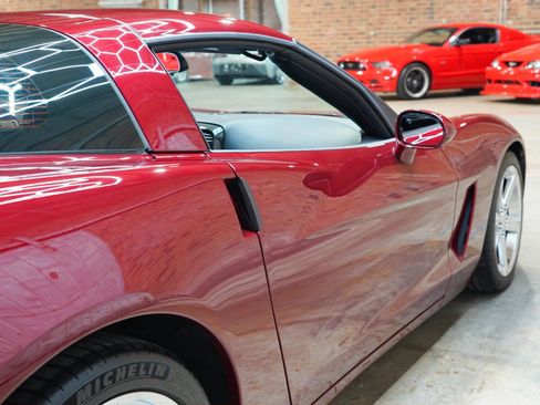 Used 2007 Chevrolet Corvette Coupe RWD image 15