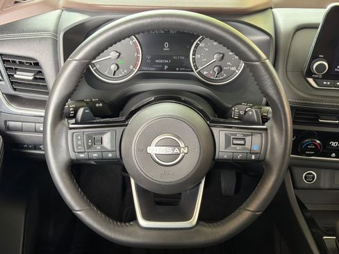 Used 2023 Nissan Rogue SV w/ SV Premium B Package FWD image 4
