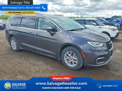 Used 2022 Chrysler Pacifica Touring-L FWD image 5