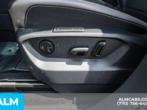 Used 2023 Volkswagen Atlas SEL Premium image 42