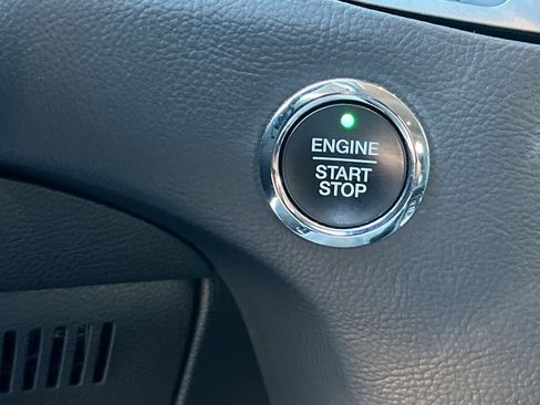 Used 2019 Ford Edge SE image 22