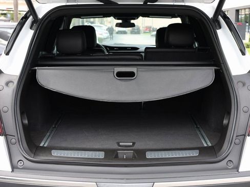 Used 2025 Cadillac XT5 Premium Luxury image 8