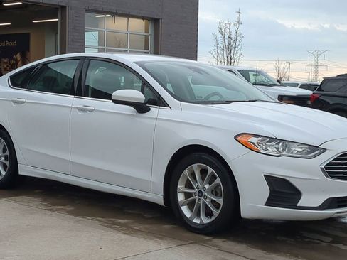 Used 2020 Ford Fusion SE image 9