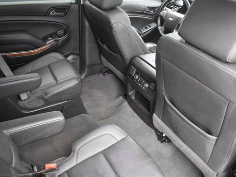 Used 2019 Chevrolet Suburban Premier image 37
