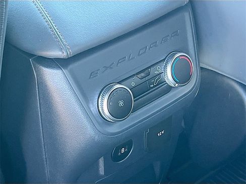Used 2025 Ford Explorer Active w/ Active Comfort Package image 27