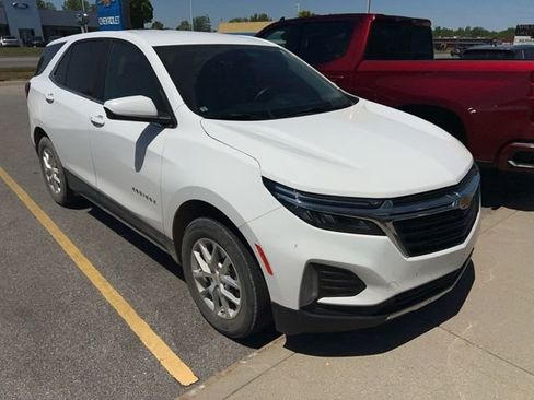 Used 2024 Chevrolet Equinox LT w/ LPO, Floor Liner Package AWD/4WD image 3
