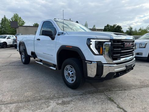 Used 2024 GMC Sierra 2500 Pro w/ Convenience Package AWD/4WD image 7