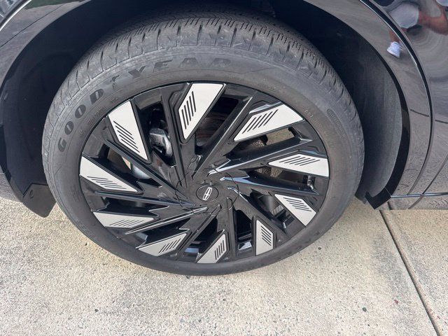 Used 2025 Lincoln Nautilus Reserve AWD/4WD image 24
