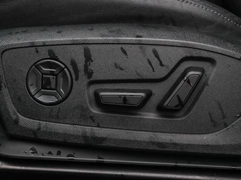 Used 2025 Audi Q6 e-tron Premium w/ Convenience Package image 26