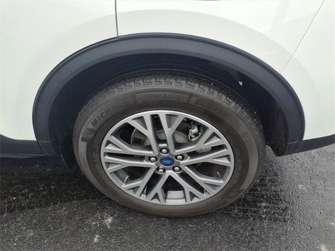 Certified 2022 Ford Escape SEL image 8