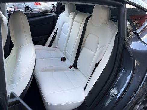 Used 2022 Tesla Model 3 Performance image 30