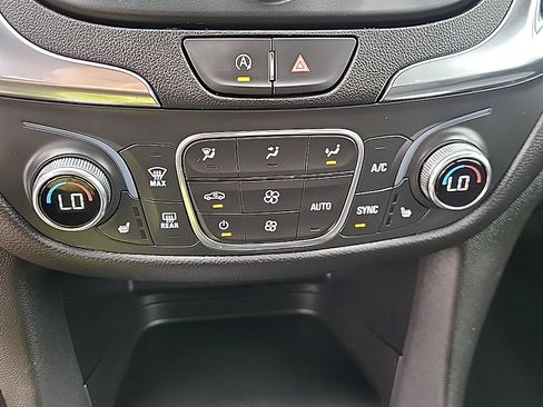 Used 2024 Chevrolet Equinox LT AWD/4WD image 21