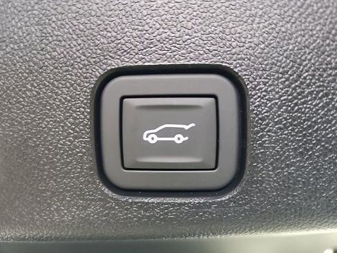 New 2026 Chevrolet Traverse Z71 w/ Enhanced Driving Package image 13