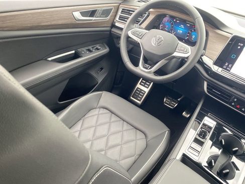 New 2026 Volkswagen Atlas SEL Premium R-Line image 10