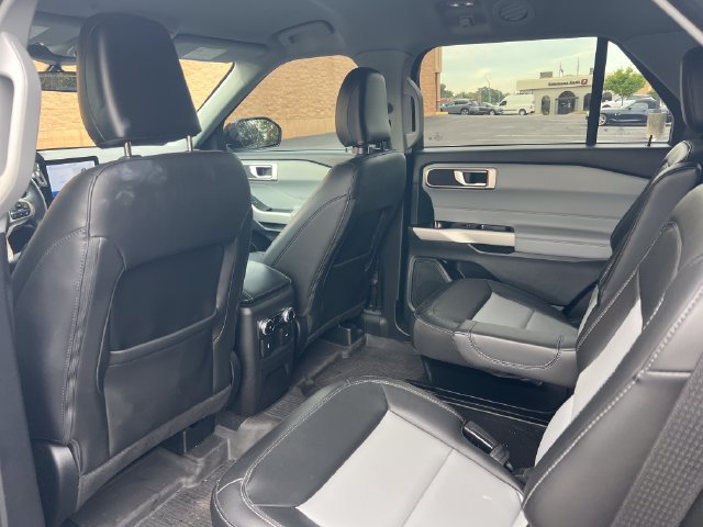 Used 2024 Ford Explorer XLT w/ Equipment Group 202A AWD/4WD image 21
