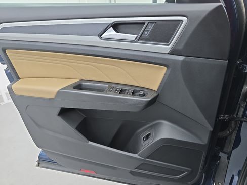 Used 2023 Volkswagen Atlas Cross Sport SE image 27