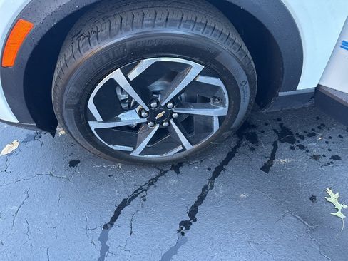 New 2026 Chevrolet Equinox EV LT image 14