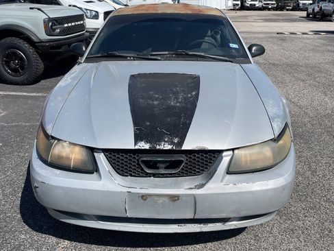 Used 2002 Ford Mustang Coupe image 2