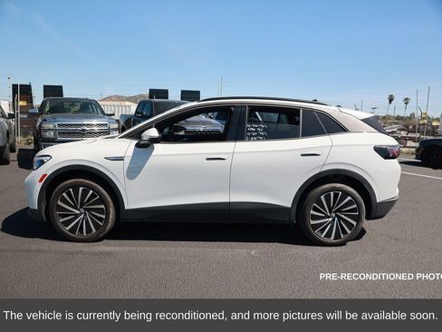 Used 2024 Volkswagen ID.4 Pro image 2