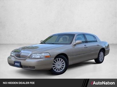 Used 2005 Lincoln Town Car Signature