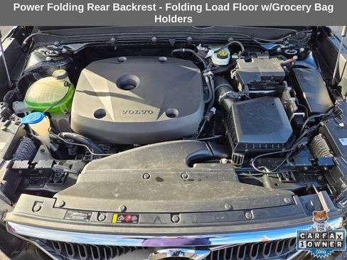 Used 2019 Volvo XC40 T4 Momentum image 19