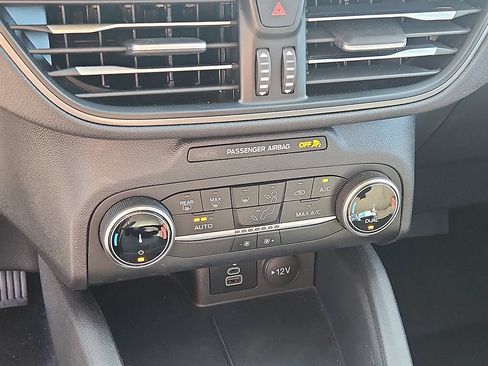 Used 2025 Ford Escape Active AWD/4WD image 15