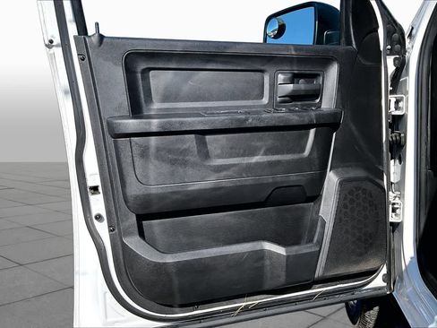 Used 2015 RAM 1500 Express RWD image 21