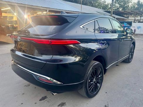 Used 2024 Toyota Venza Limited image 11