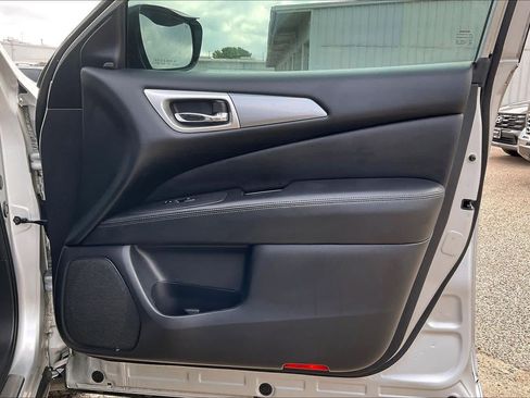 Used 2017 Nissan Pathfinder SL w/ SL Tech Package FWD image 23