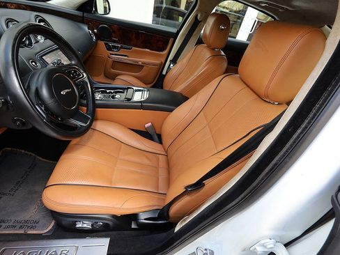 Used 2014 Jaguar XJ 4dr Sedan AWD image 26