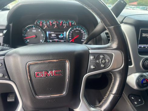 Used 2019 GMC Yukon SLT w/ Premium Edition AWD/4WD image 12