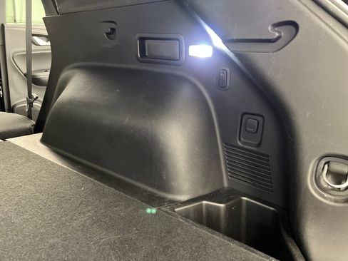Used 2025 Chevrolet Blazer LT FWD image 38