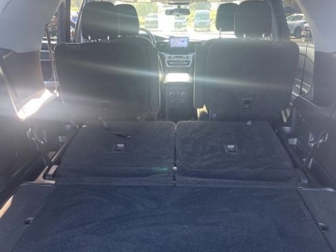 Used 2020 Ford Explorer XLT w/ Comfort Package image 24