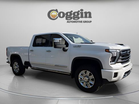 Used 2024 Chevrolet Silverado 2500 High Country w/ High Country Premium Package AWD/4WD image 7