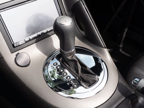 Used 2007 Pontiac Solstice GXP w/ Premium Package RWD image 26