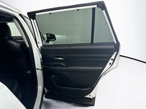 Used 2024 Toyota Grand Highlander FWD image 32