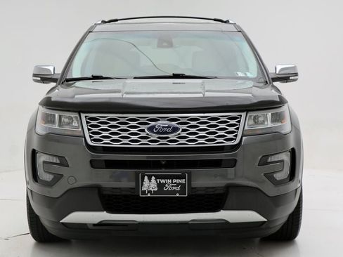 Used 2016 Ford Explorer Platinum image 4