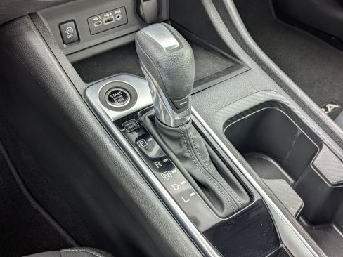 Used 2025 Nissan Sentra SV FWD image 22