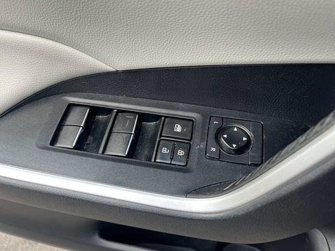 Used 2021 Toyota RAV4 XLE Premium FWD image 11