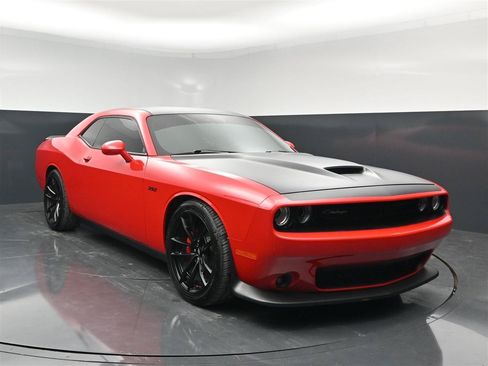 Used 2019 Dodge Challenger R/T Scat Pack w/ T/A Package RWD image 1