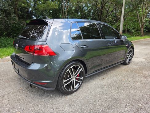 Used 2017 Volkswagen GTI SE FWD image 8