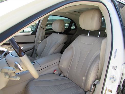 Used 2017 Mercedes-Benz S 550 Sedan image 11