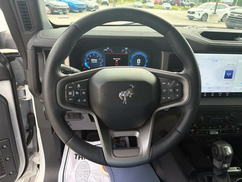 Used 2025 Ford Bronco Outer Banks AWD/4WD image 16