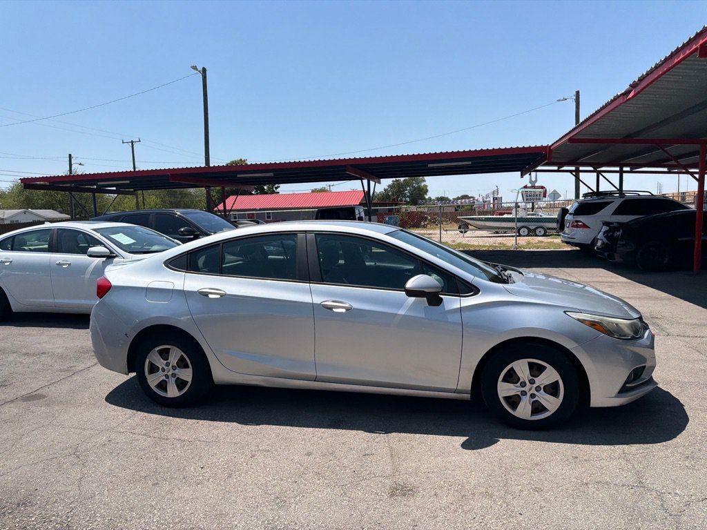 Used 2018 Chevrolet Cruze LS FWD image 30