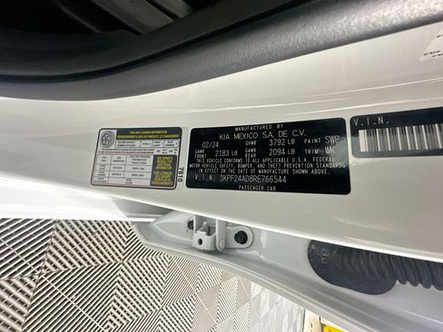 Used 2024 Kia Forte LXS image 12