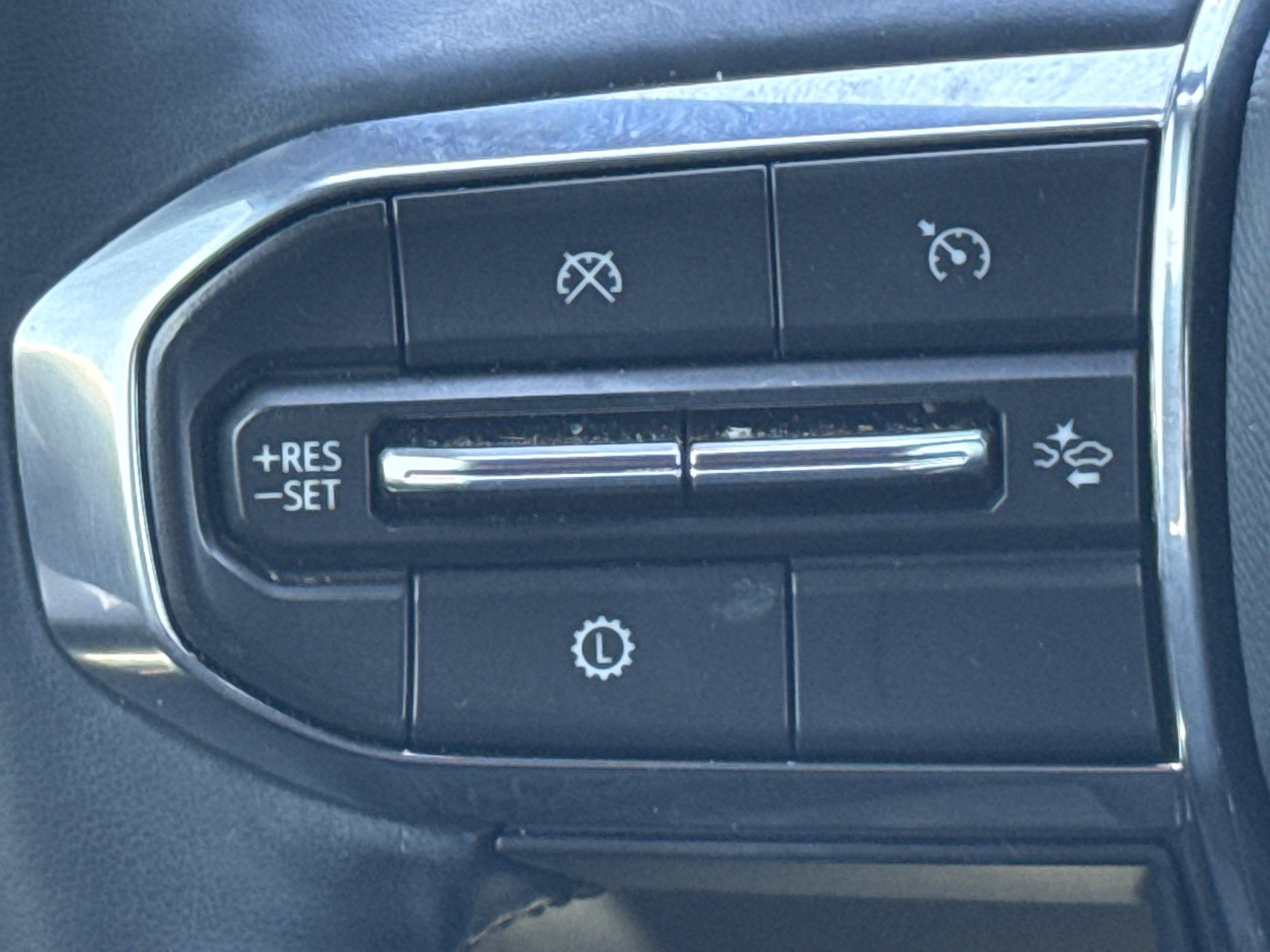 Used 2025 GMC Terrain Elevation w/ Elevation Premium Package AWD/4WD image 19