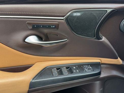 Used 2021 Lexus ES 350 w/ Accessory Package FWD image 28