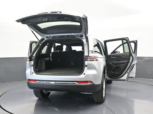 Used 2024 Jeep Grand Cherokee Laredo X image 75